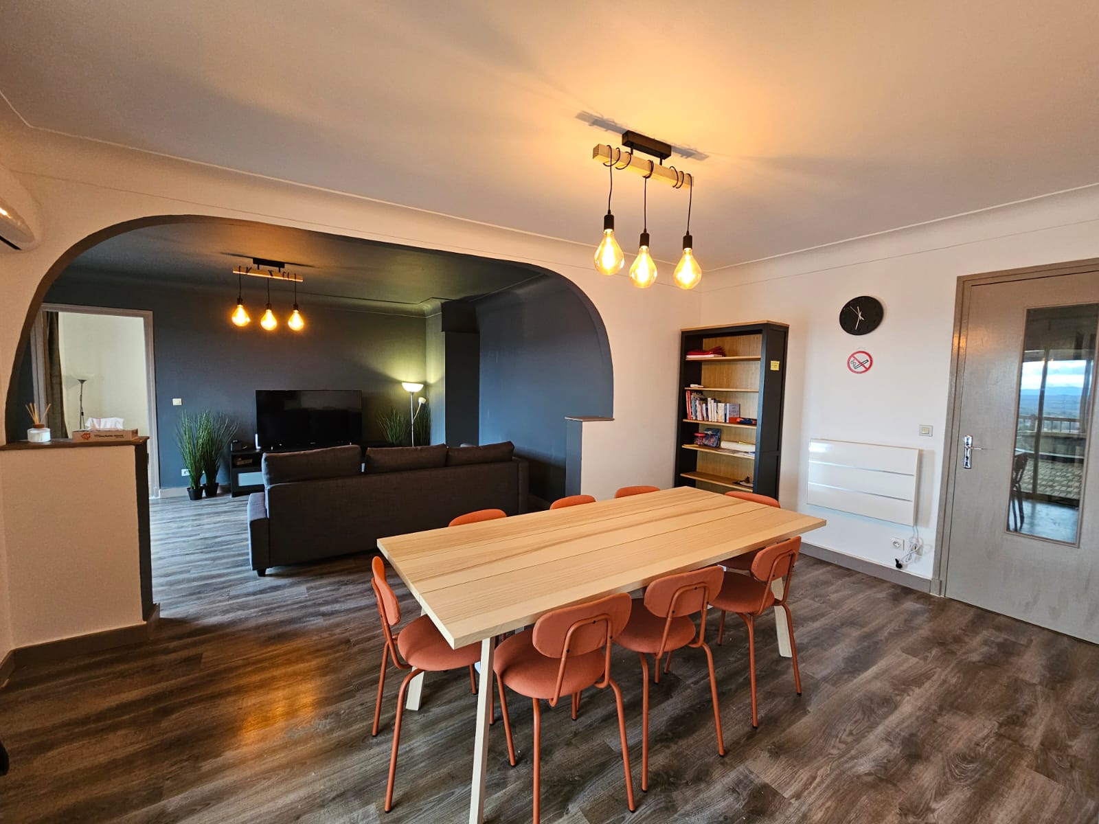 Salle à manger avec arche